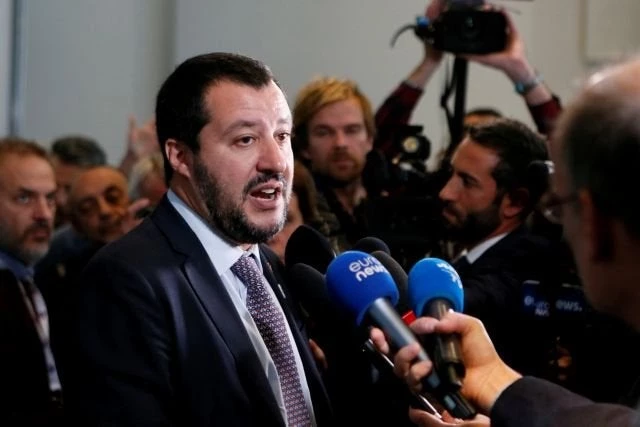 Σαλβίνι: «Η κυβέρνηση θα προχωρήσει, παρά τους οίκους αξιολόγησης»